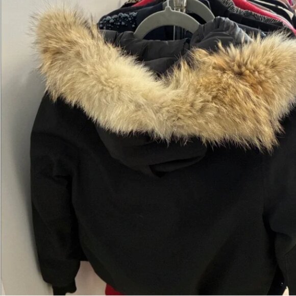 CANADA GOOSE CHILLIWACK BOMBER COAT WITH FUR TRIMMED HOOD - Picture 4 of 8